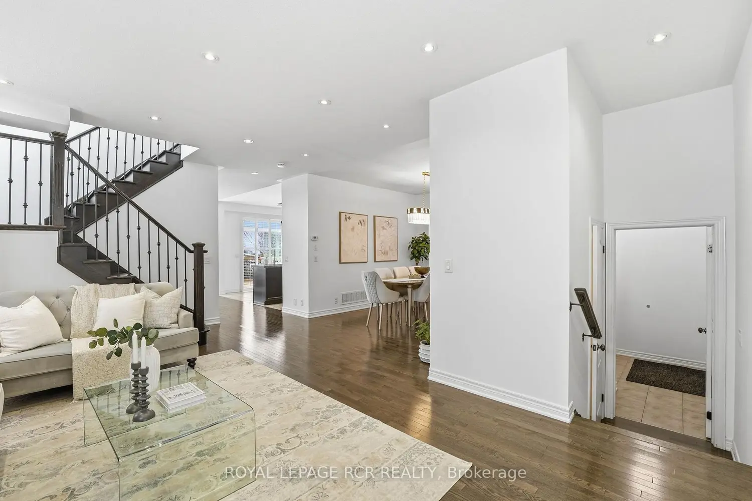 18 Kerr Lane photo 3