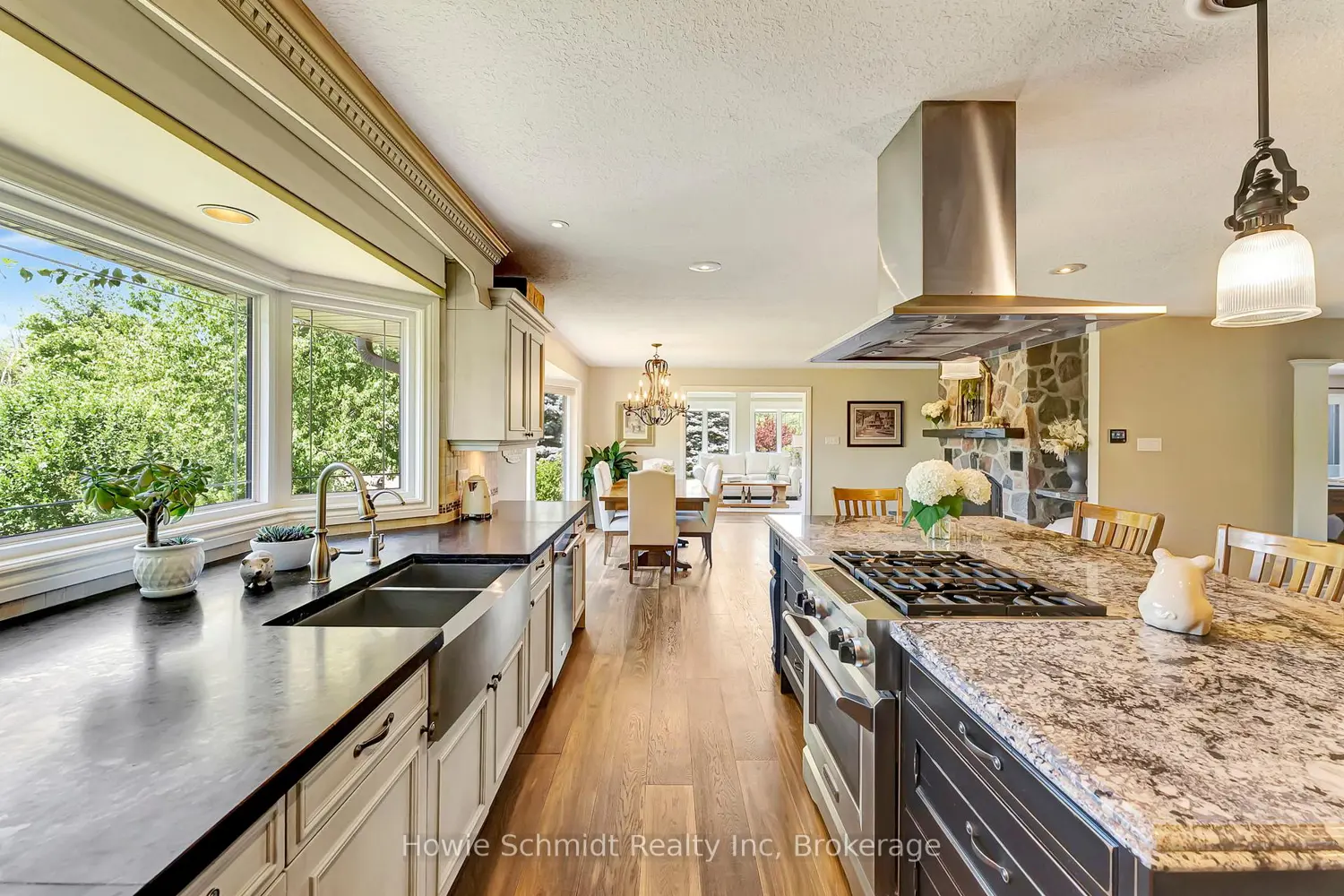 999 Governors Road photo 5