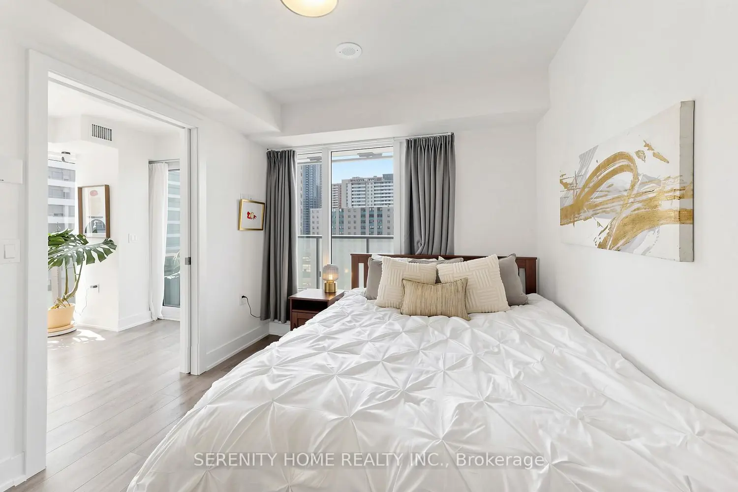 Additional image 4 of 575 Bloor Street 908