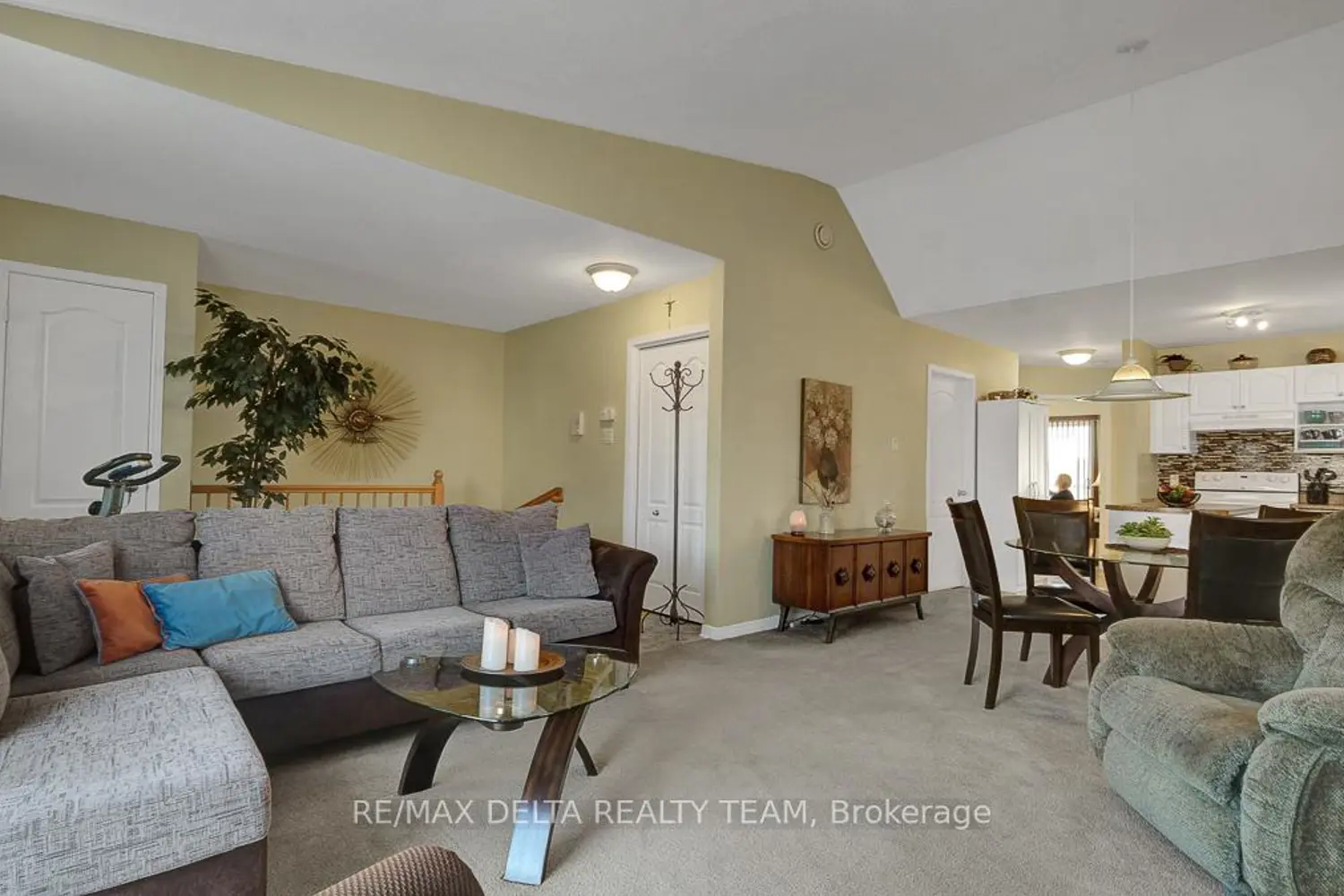 189 Eliot Street 111 photo 4