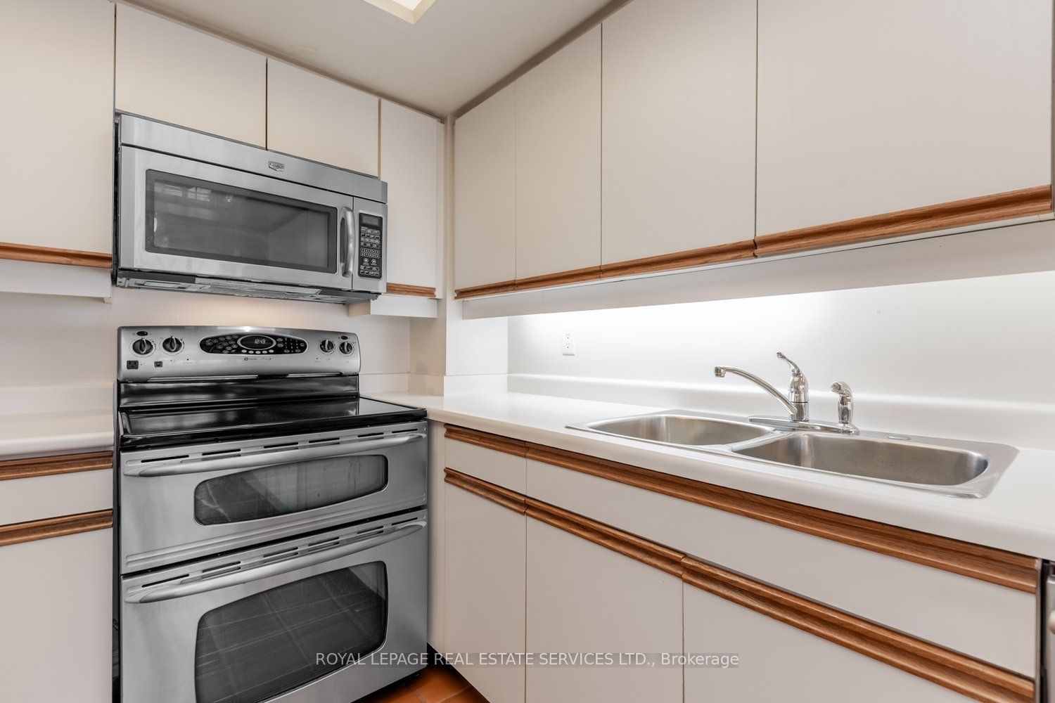 Additional image 5 of 403-900 Yonge Street, Toronto, ON, M4W 3P5