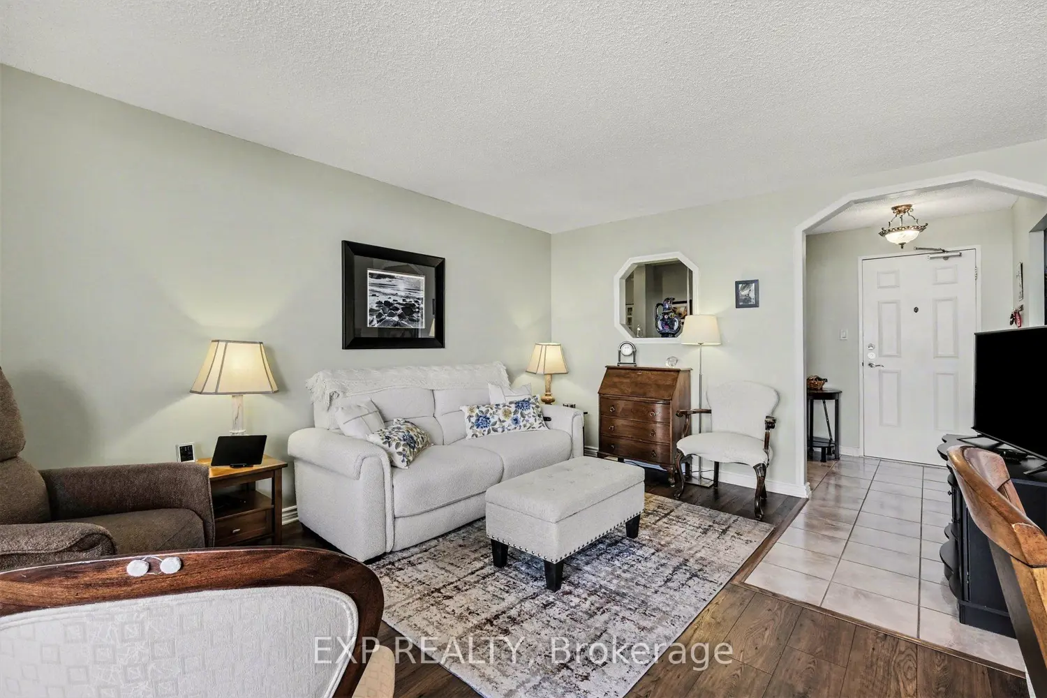 665 Bathgate Drive 1801 photo 4