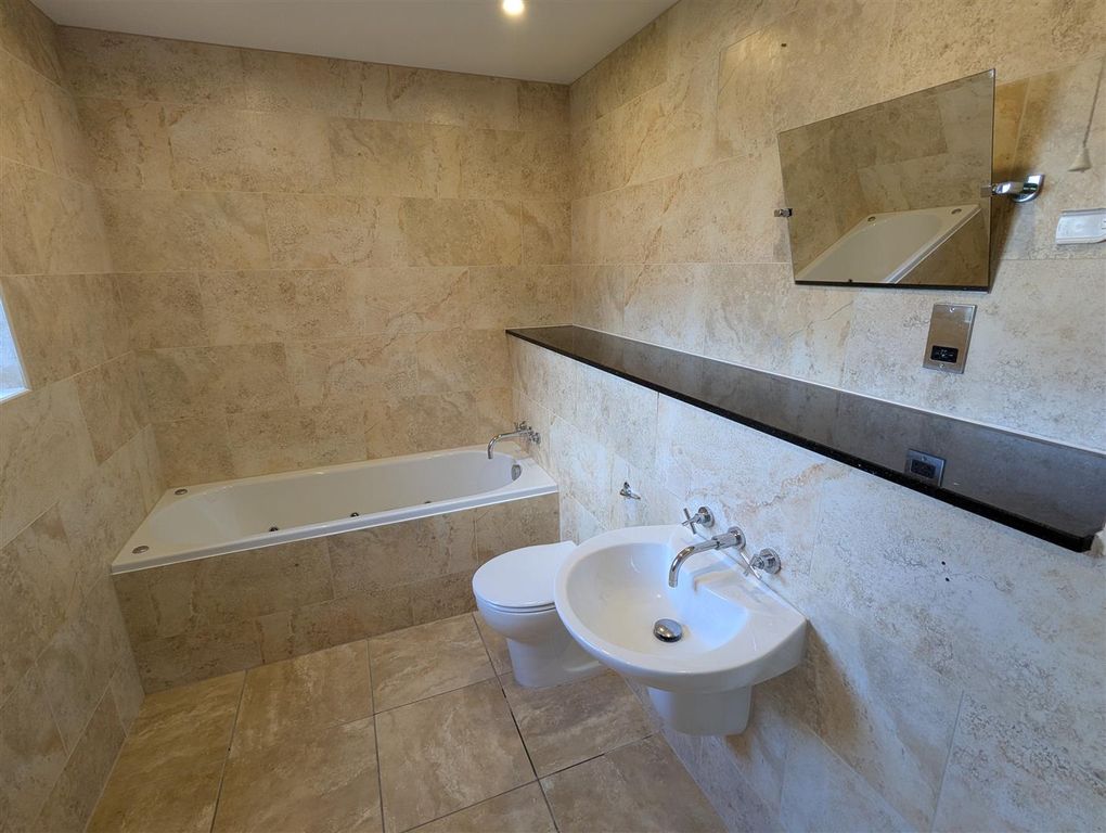 Additional image 7 of 4 bed terraced house to rentVictoria Court, Hereford HR4