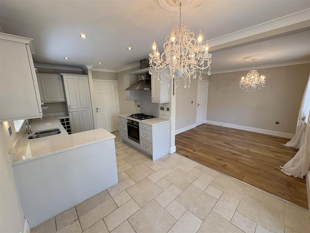 Additional image 9 of 5 bed detached house to rentGlaisdale Court, Darlington DL3