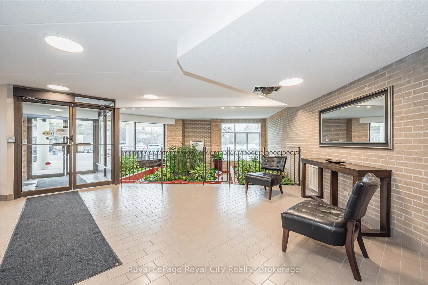 8 Christopher Court 507 photo 5