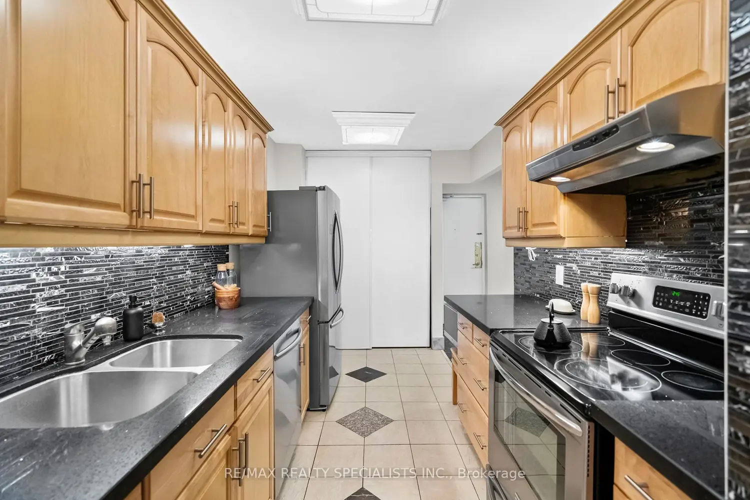 Additional image 4 of 3025 Queen Frederica Drive 602