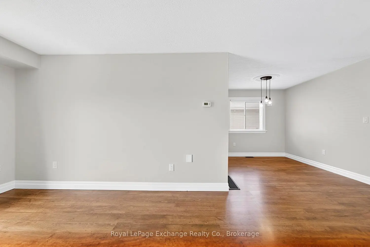 672 Stewart Drive photo 5