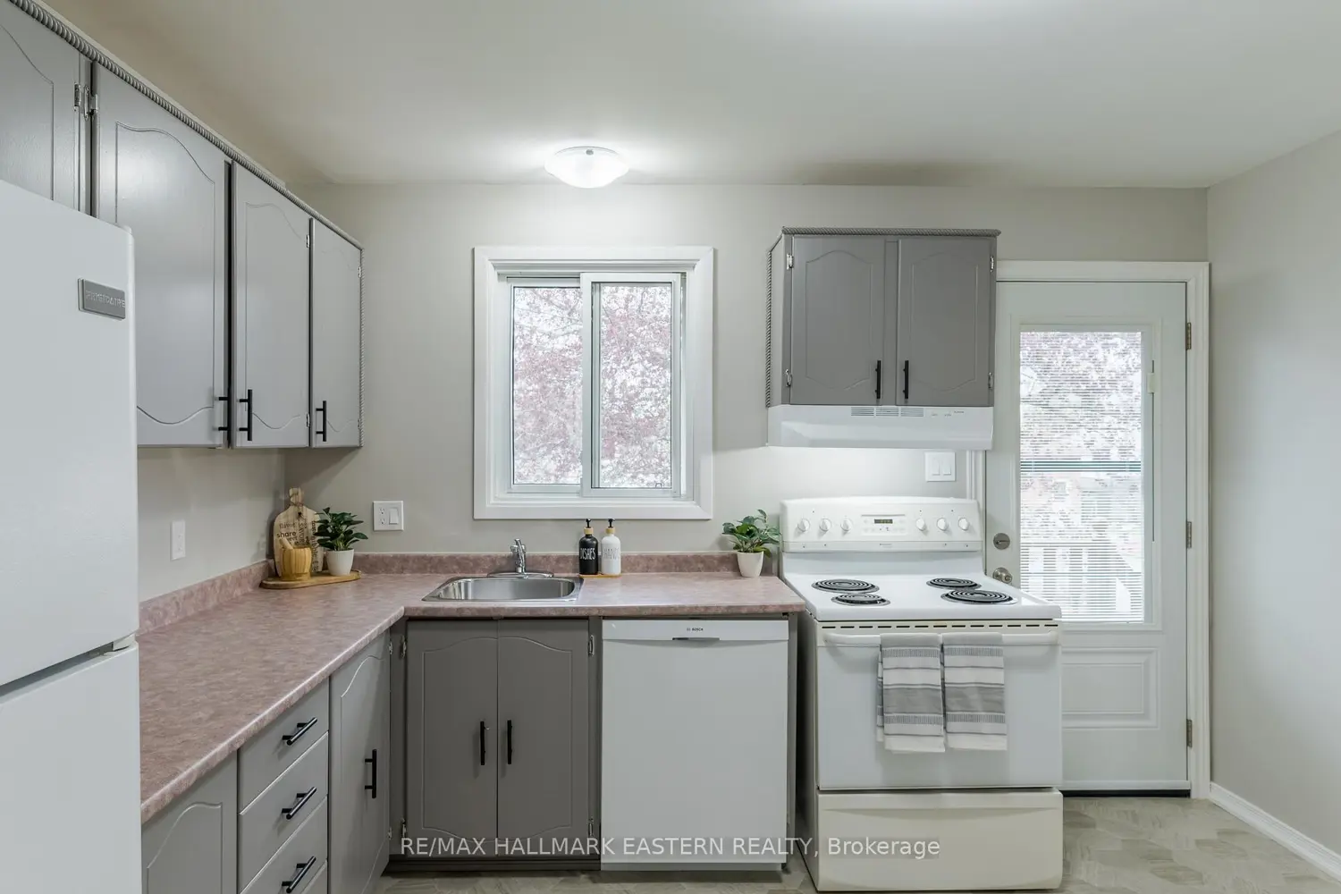 Additional image 8 of 591 Otonabee Drive