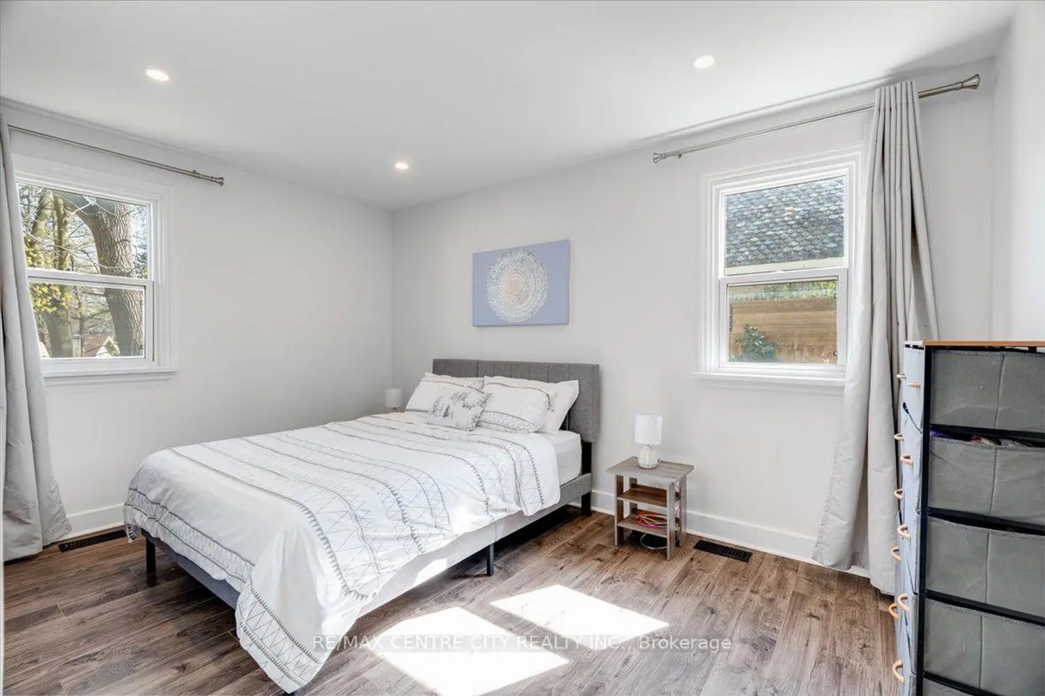 359 Albert Street photo 3