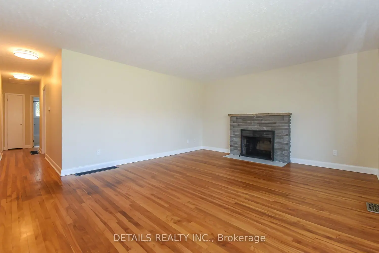 2364 Cheshire Road photo 4