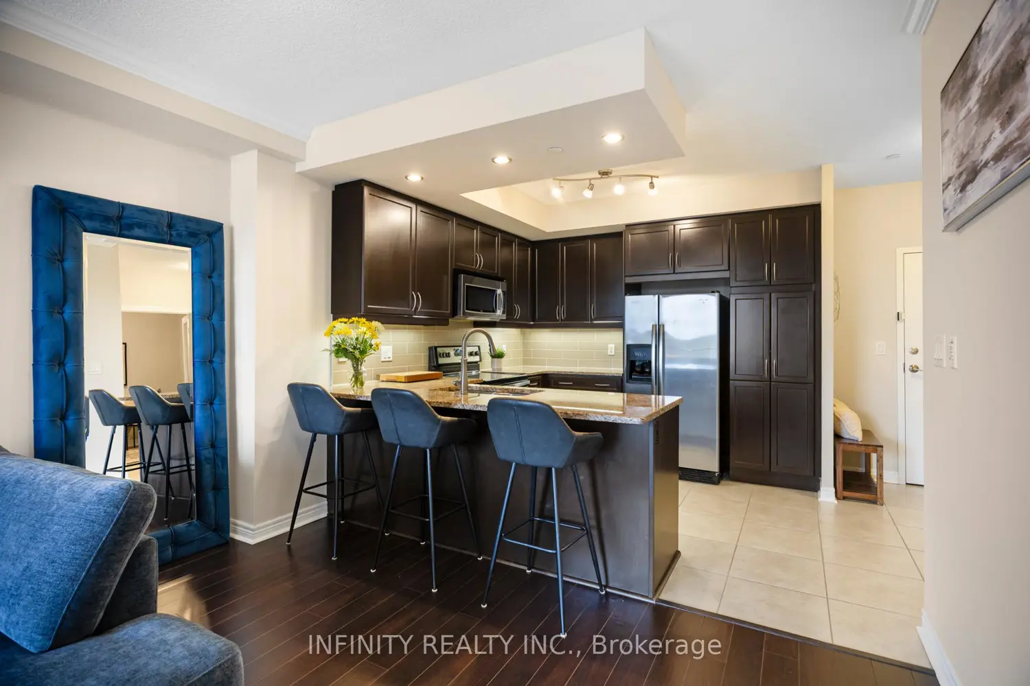 Additional image 11 of 330 Ridout Street 1005