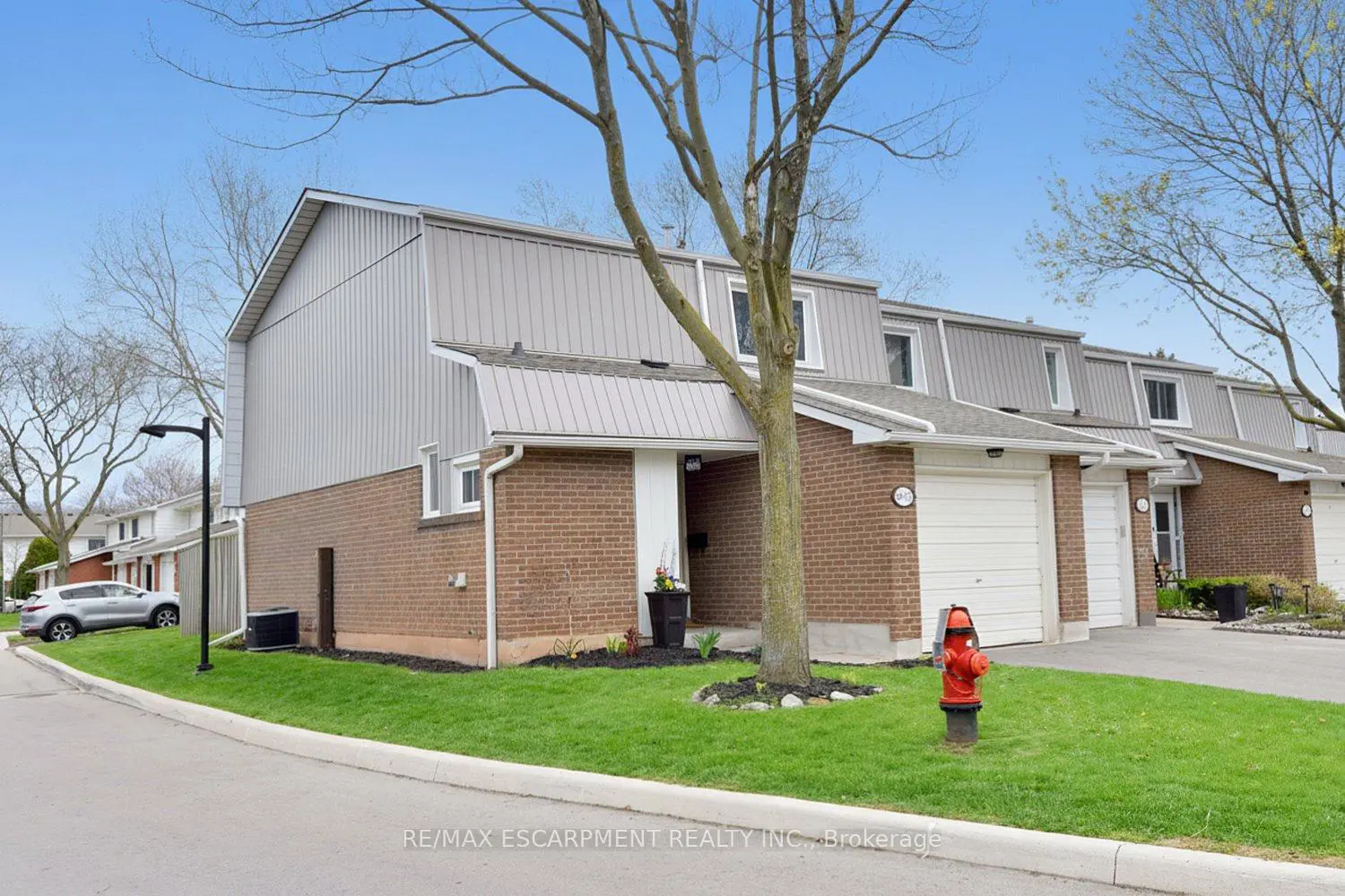 Additional image 2 of 477 Woodview Road 1