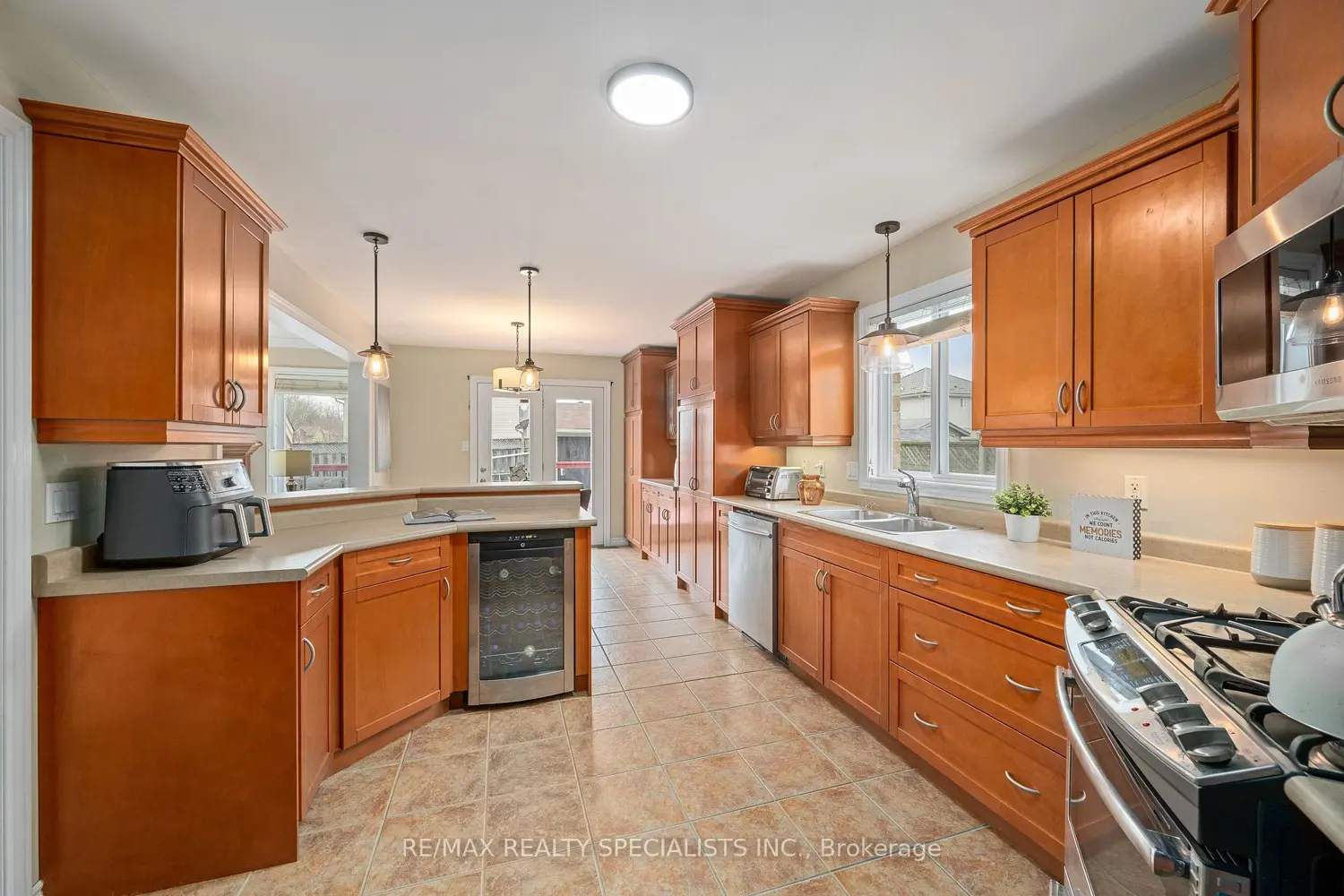 Additional image 3 of 1865 Bayswater Crescent