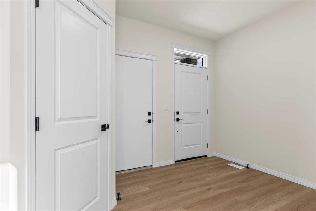 Additional image 5 of 127 Corner Glen Grove NE, Calgary, AB, T3N 2S3