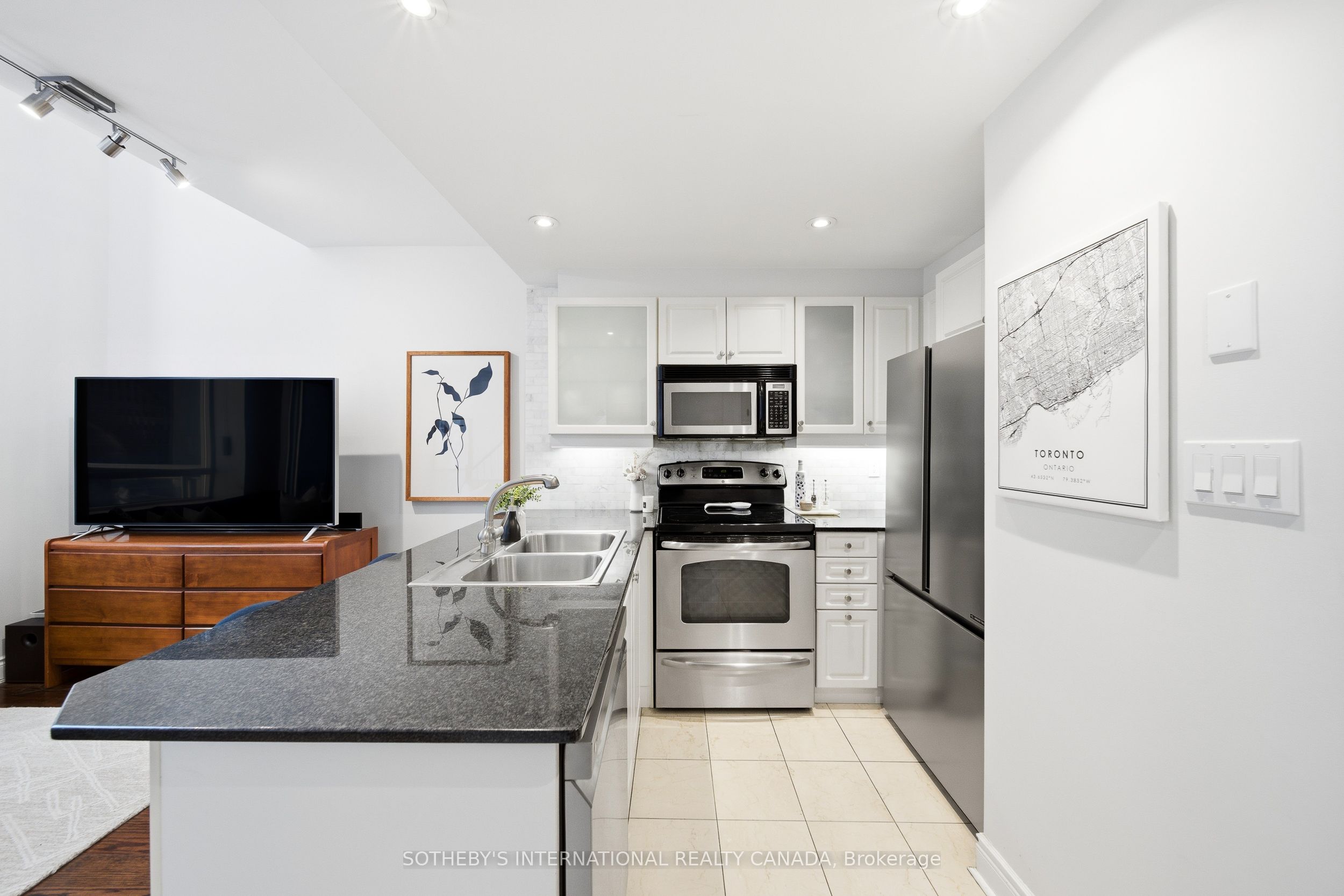 Additional image 4 of 1507-80 Cumberland Street, Toronto, ON, M5R 3V1
