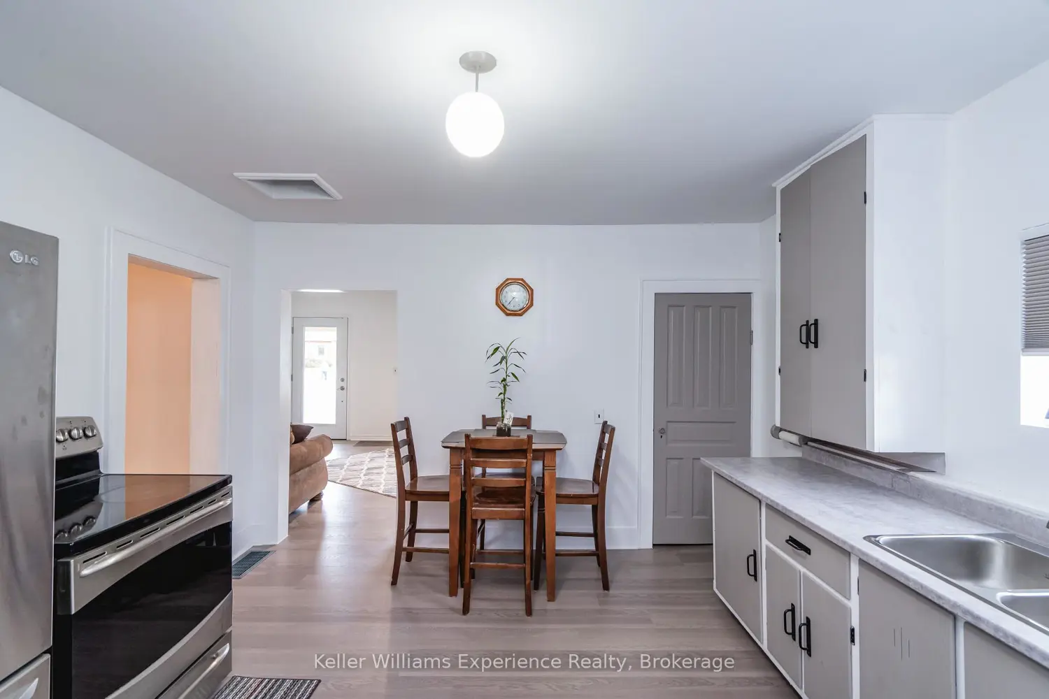 Additional image 3 of 13 Toronto Avenue