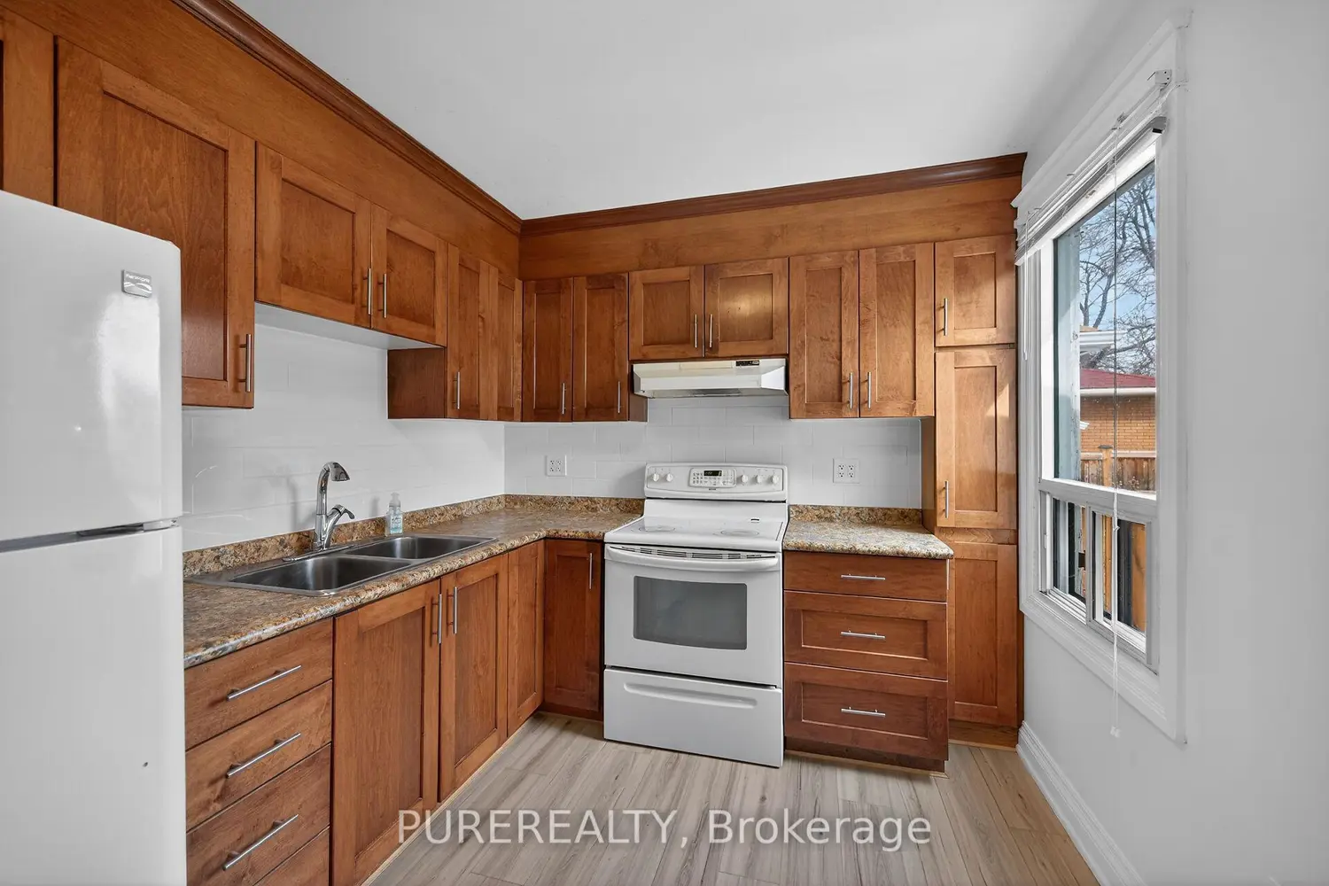 Additional image 11 of 643 Upper Wellington Street
