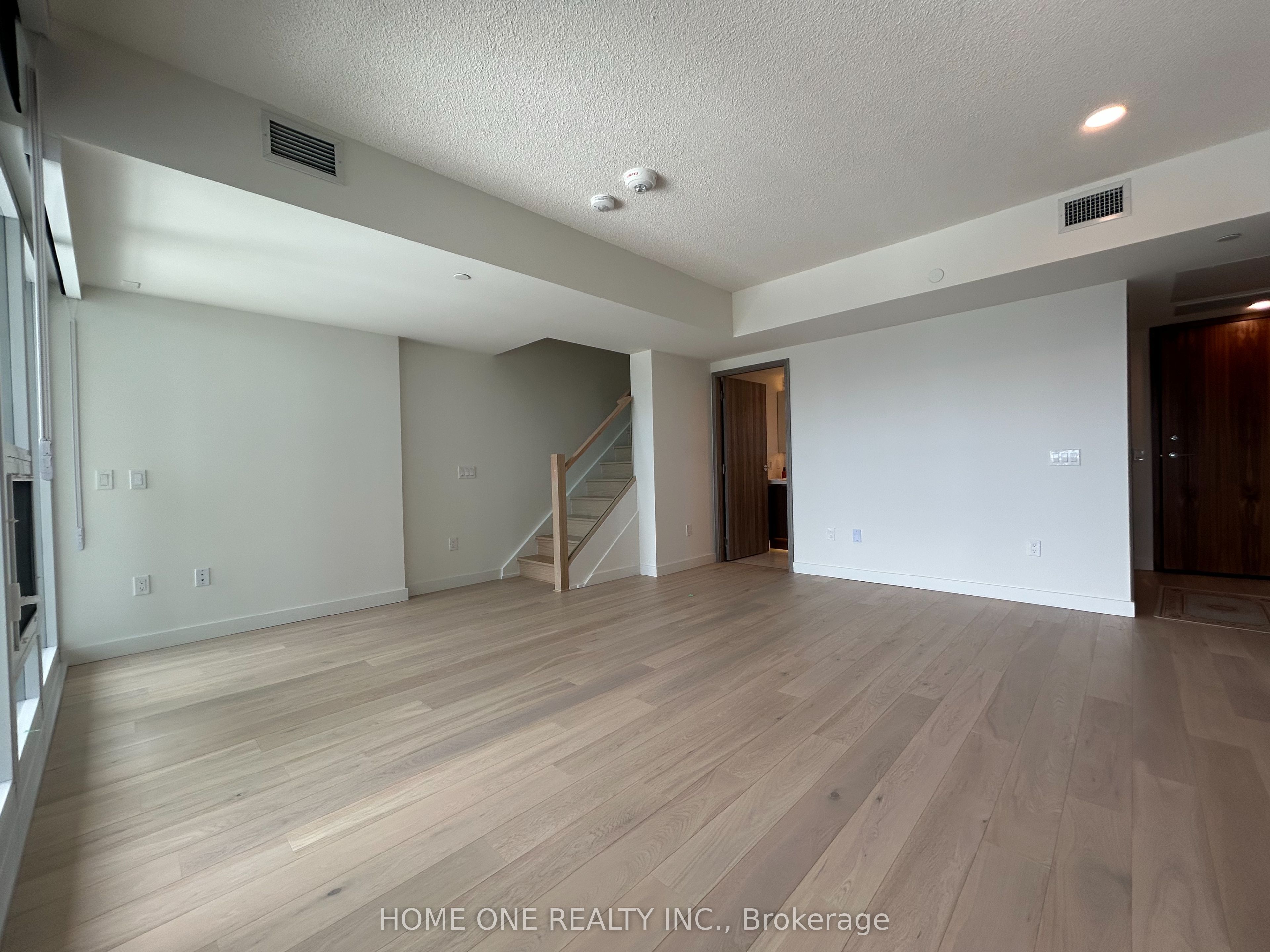 Additional image 3 of 6207-3 Concord Cityplace Way, Toronto, ON, M5V 0X4