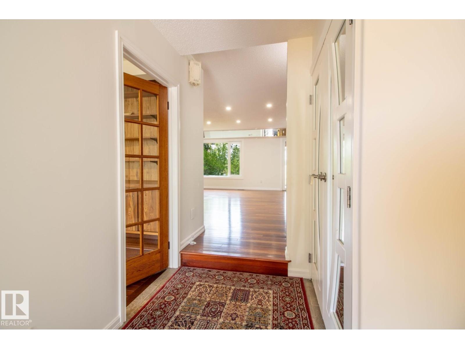 Additional image 6 of 7007 10 Avenue NW, Edmonton, AB, T6K2T9