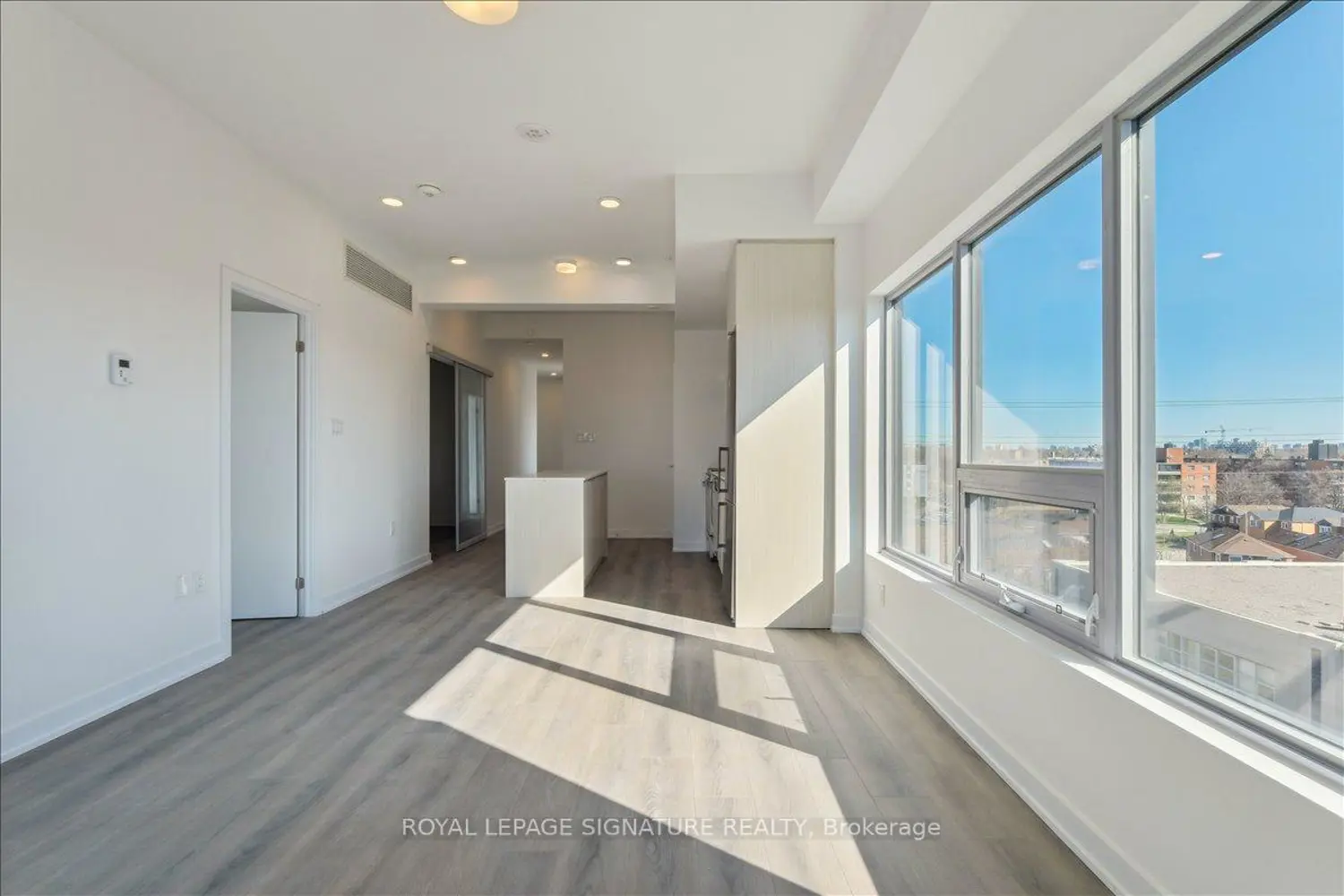 Additional image 10 of 2433 Dufferin Street 701