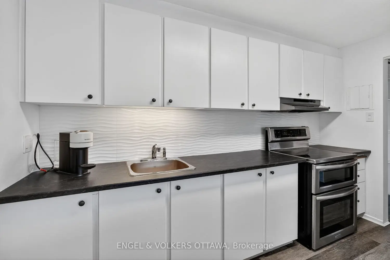 49 Sumac Street 9 photo 3