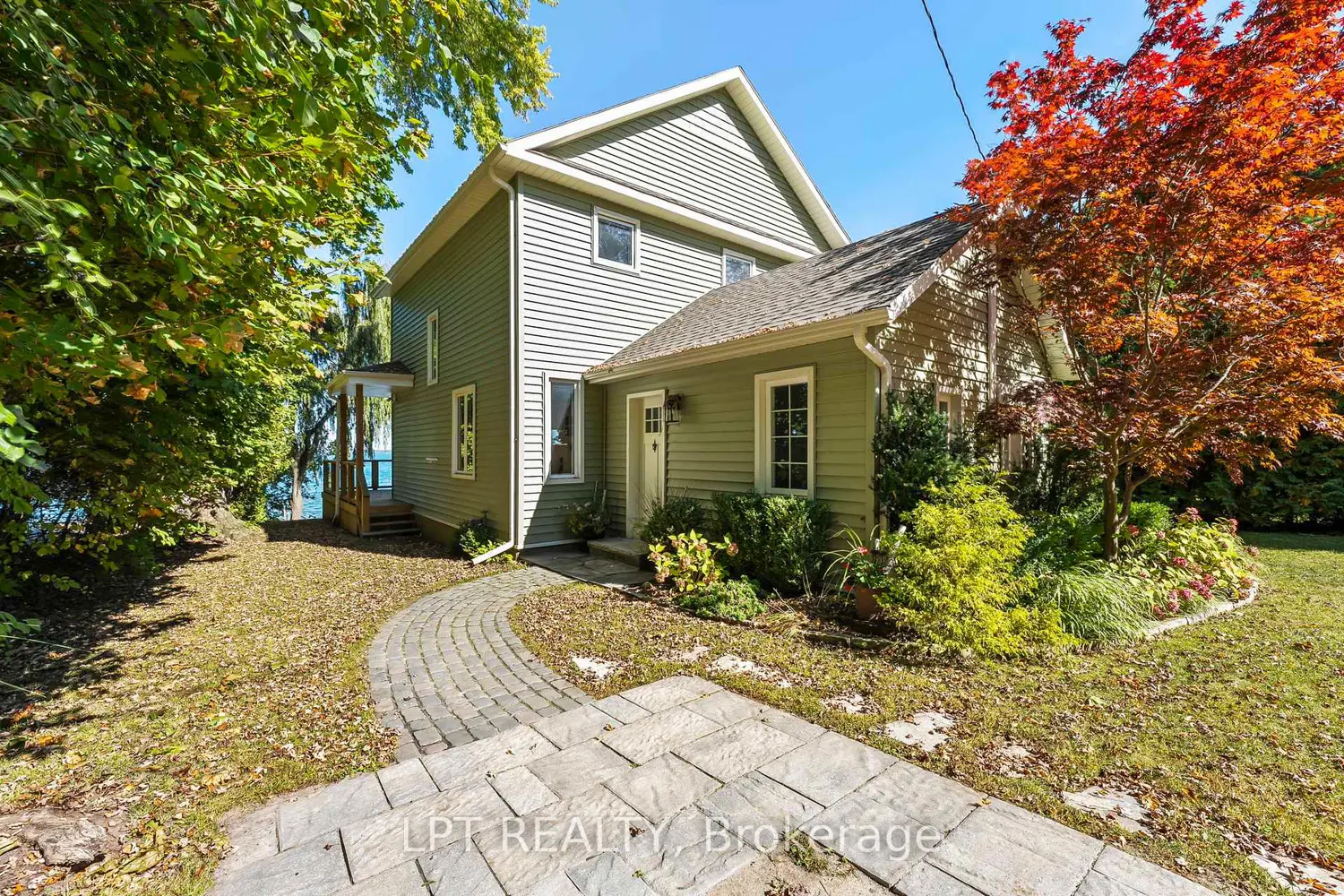 21 Pinery Lane photo 4