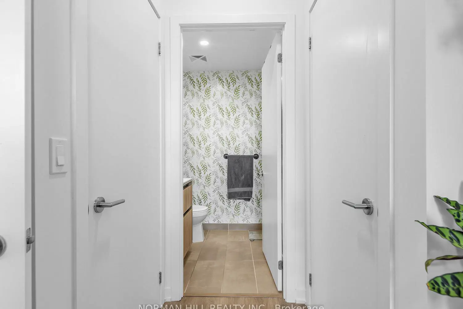 Additional image 13 of 7950 Bathurst Street 701