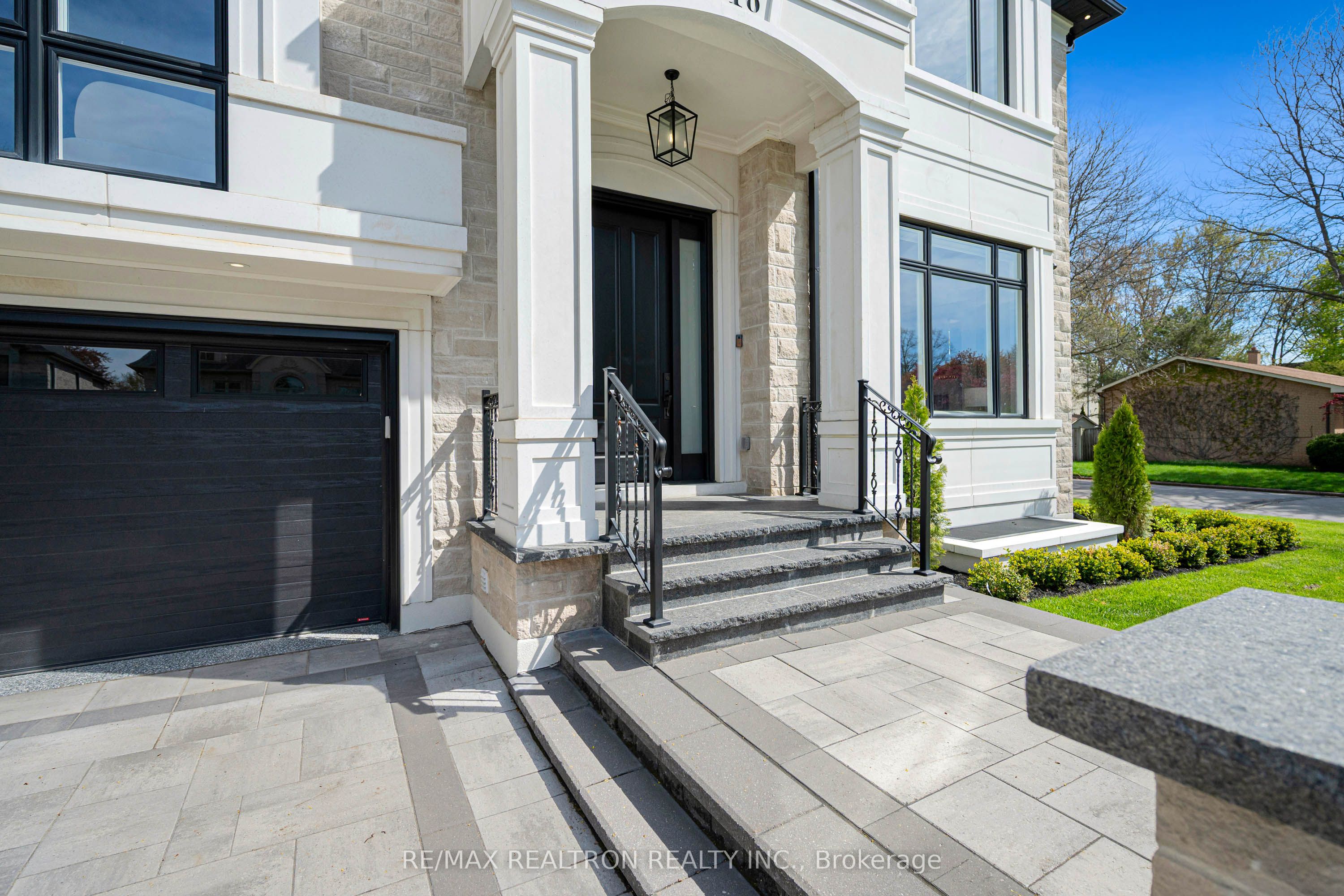 Additional image 3 of 16 Ballyronan Road, Toronto, ON, M3B 1V1