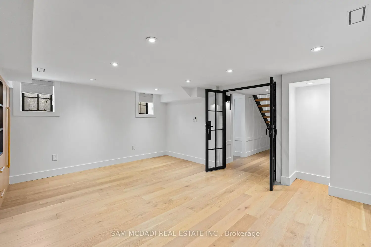 Additional image 18 of 977 Unsworth Avenue