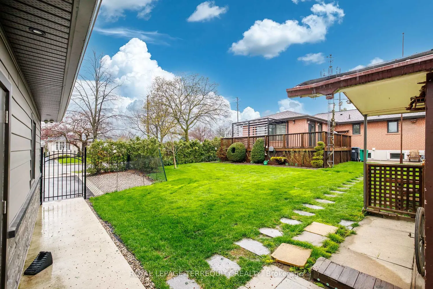 Additional image 15 of 582 Hyacinthe Boulevard