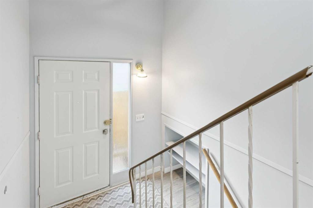 Additional image 2 of 1121 Berkley Drive NW, Calgary, AB, T3K 1S6