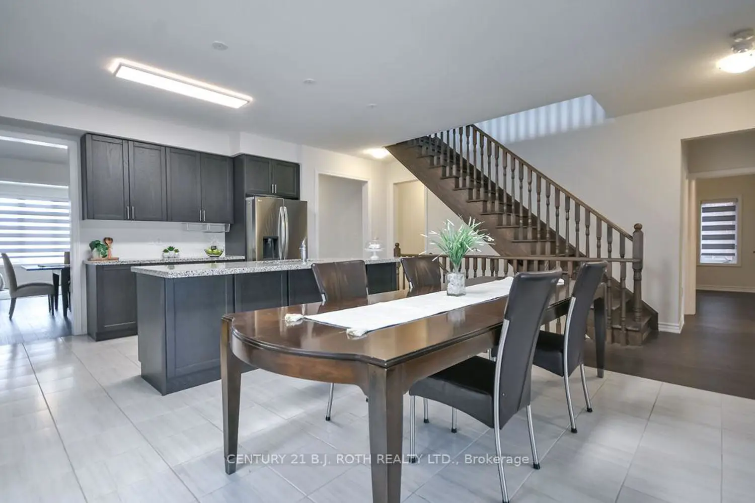Additional image 4 of 1521 Broderick Street