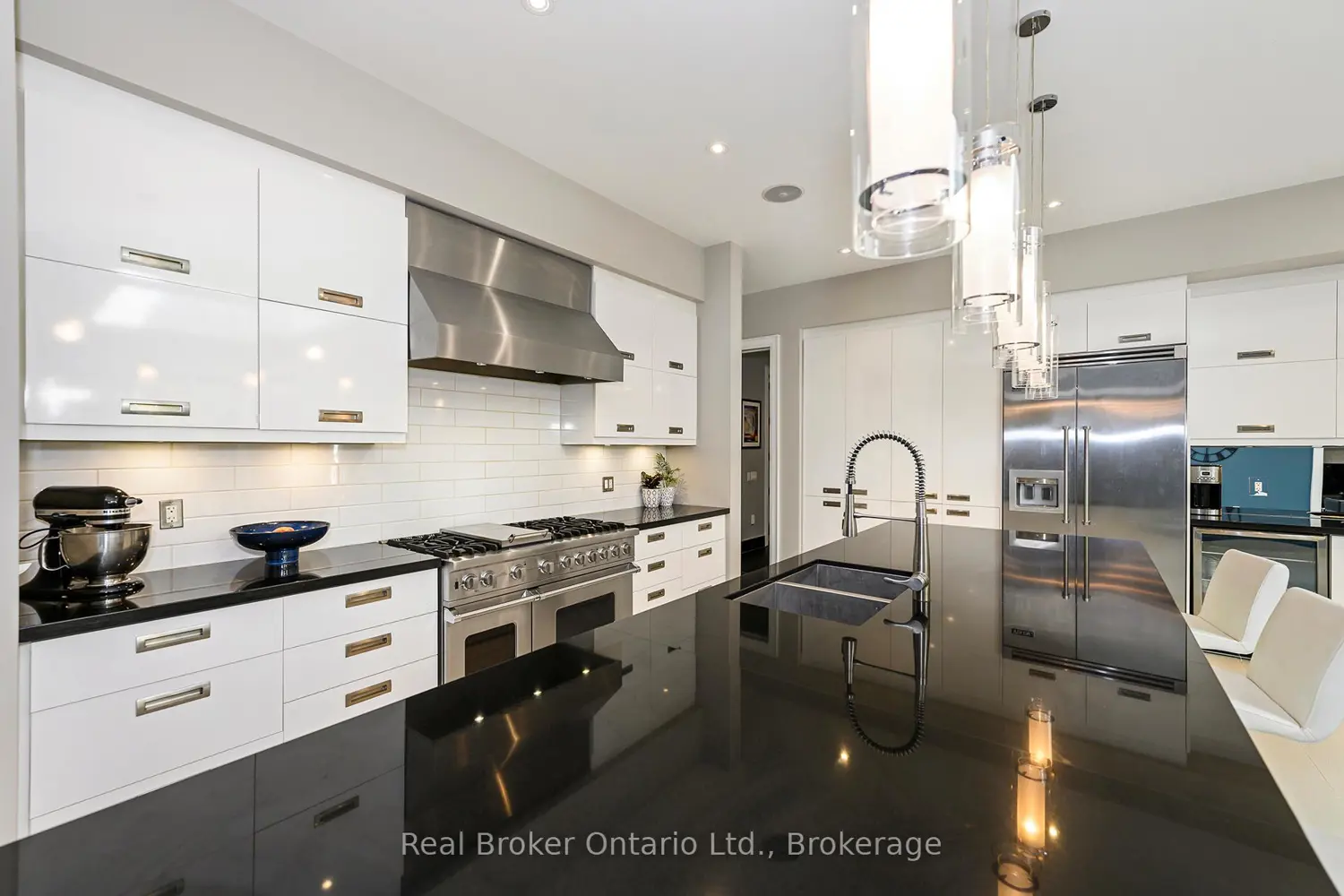 Additional image 5 of 4507 Lakeshore Road