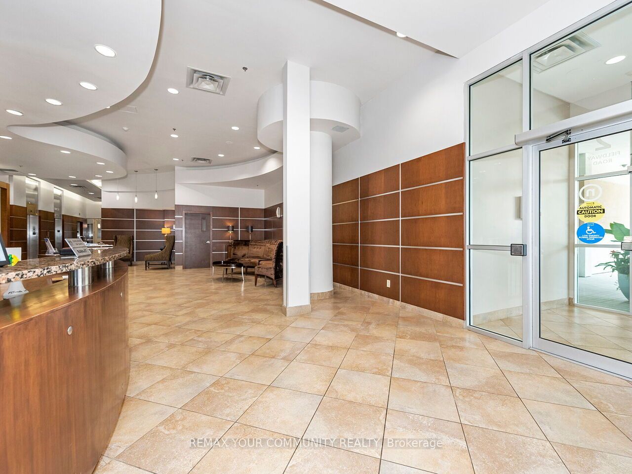 Additional image 4 of 601-2 Fieldway Road, Toronto, ON, M8Z 0B9