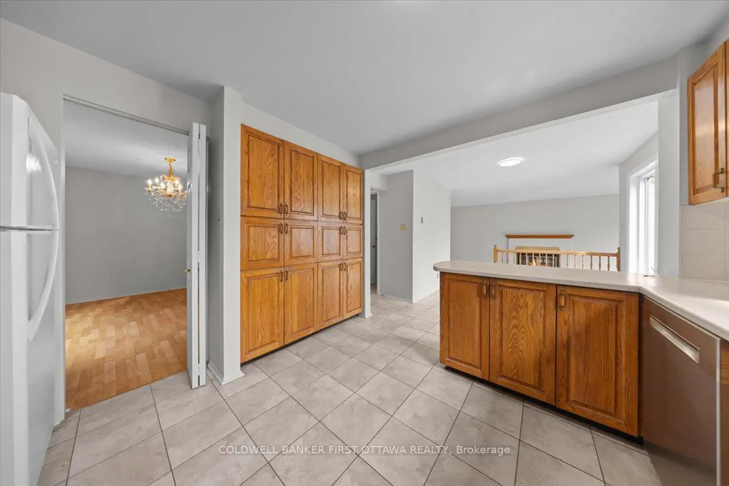 1841 Thistleleaf Crescent photo 4