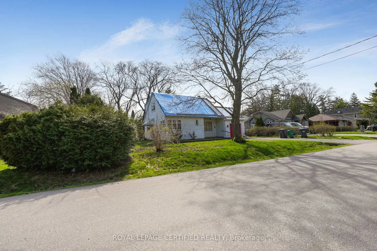 1348 Hollyrood Avenue photo 5