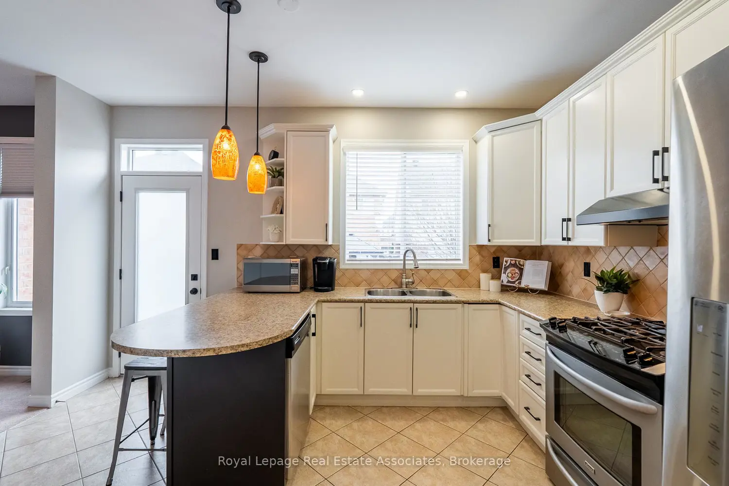Additional image 10 of 46 Dehaviland Crescent