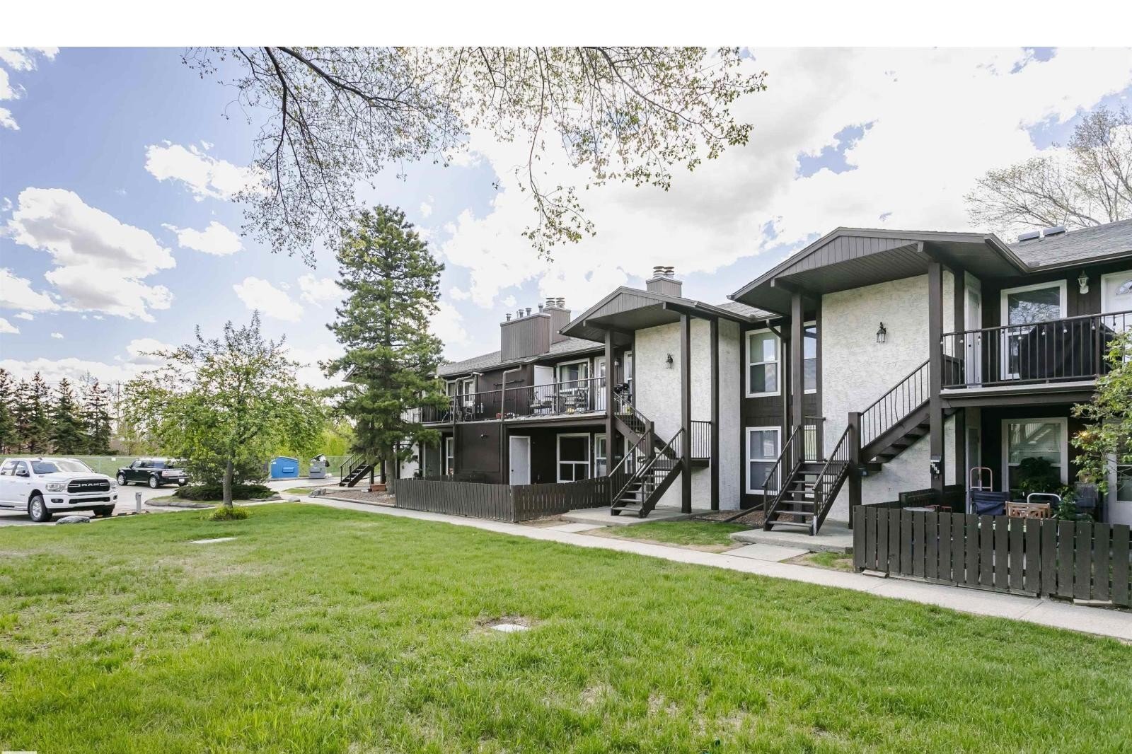 Additional image 8 of 9221 172 Street NW, Edmonton, AB, T5T3C3