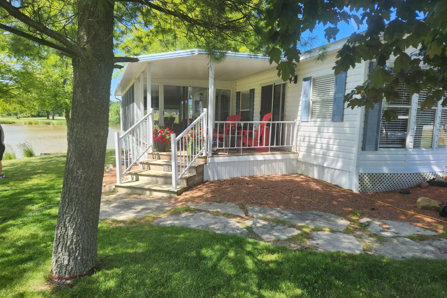 Additional image 5 of 2325 Victoria Avenue 202