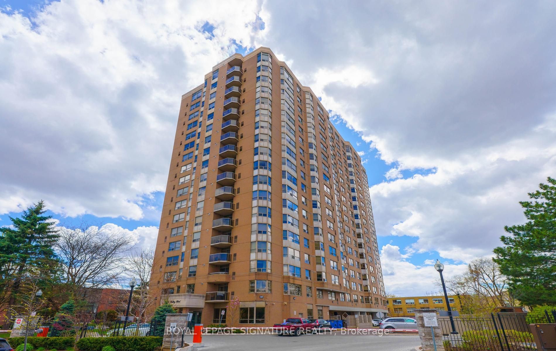 508-265 Ridley Boulevard, Toronto, ON, M5M 4N8