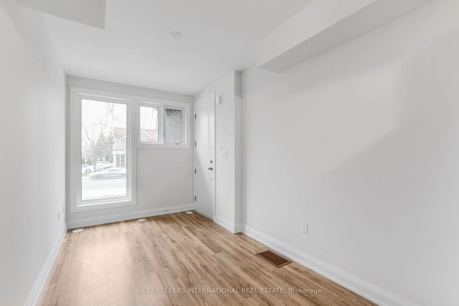 Additional image 8 of 1760A Lawrence Avenue 85