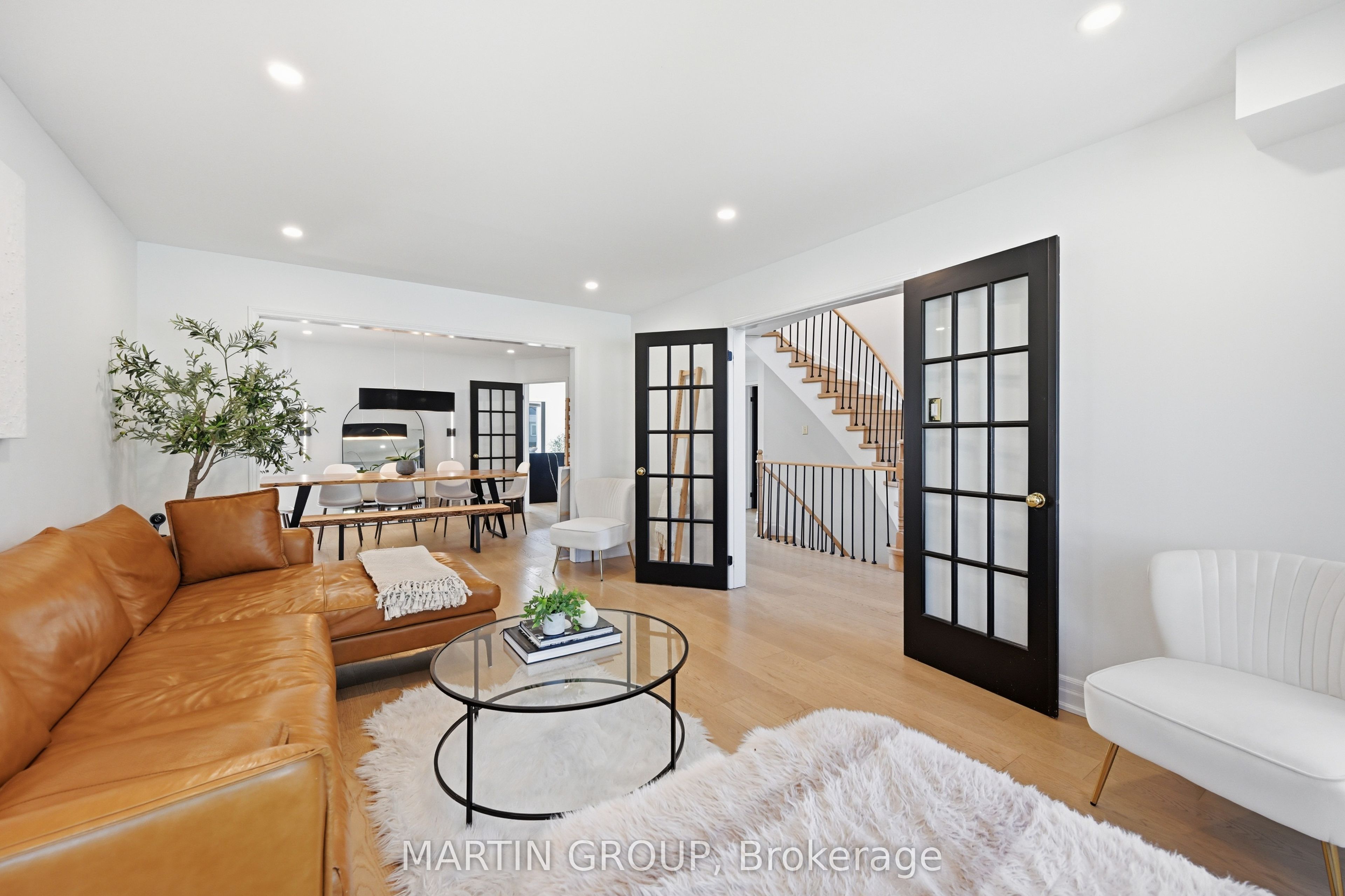 Additional image 5 of 376 Carrier Lane, Oakville, ON, L6H 5E9