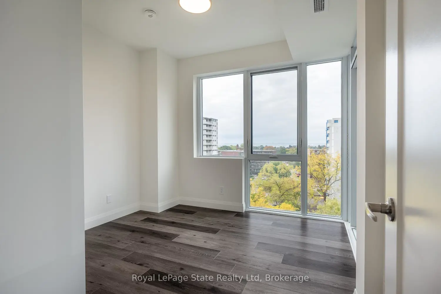 Additional image 16 of 500 Brock Avenue 808