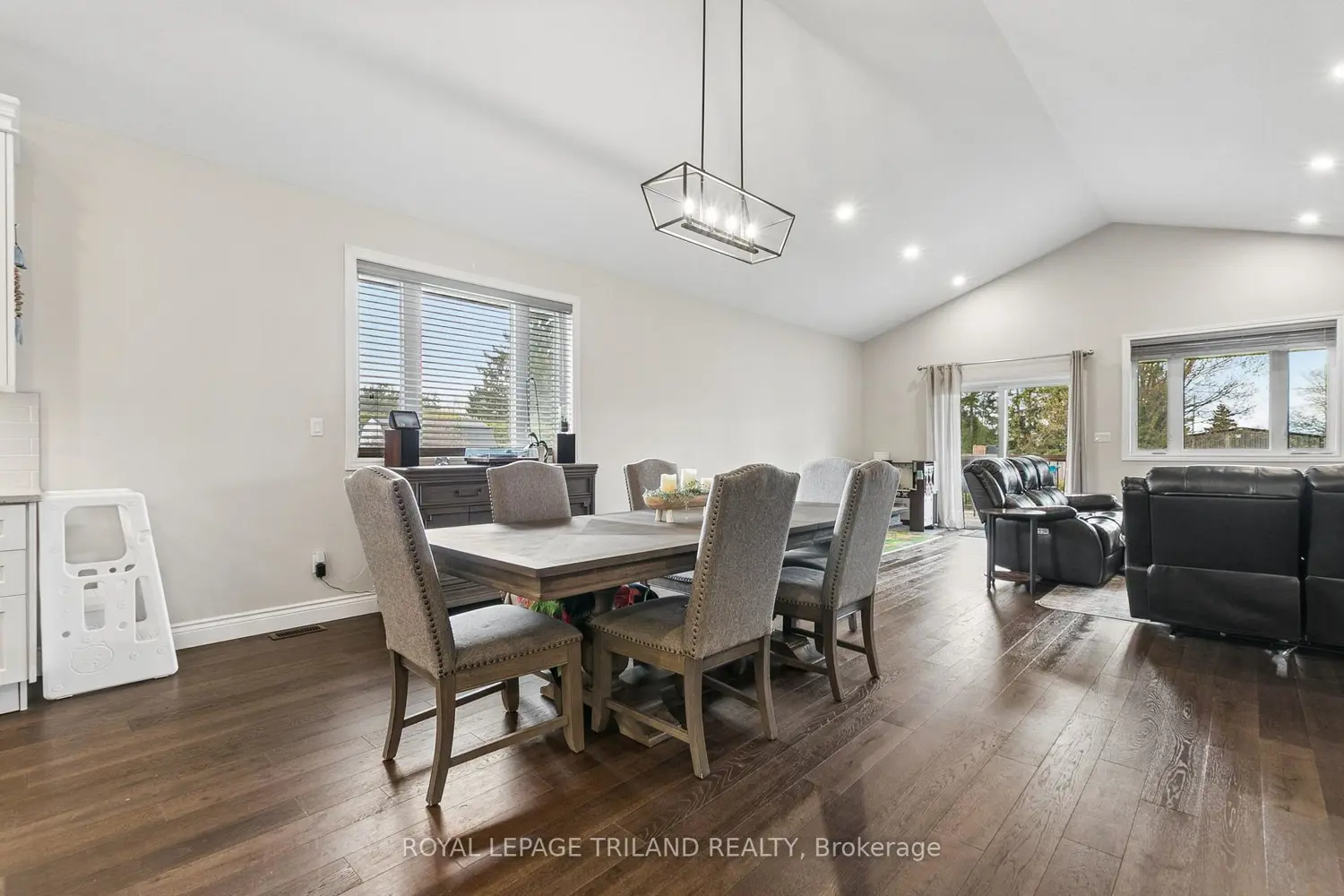 76 Coulter Avenue photo 5