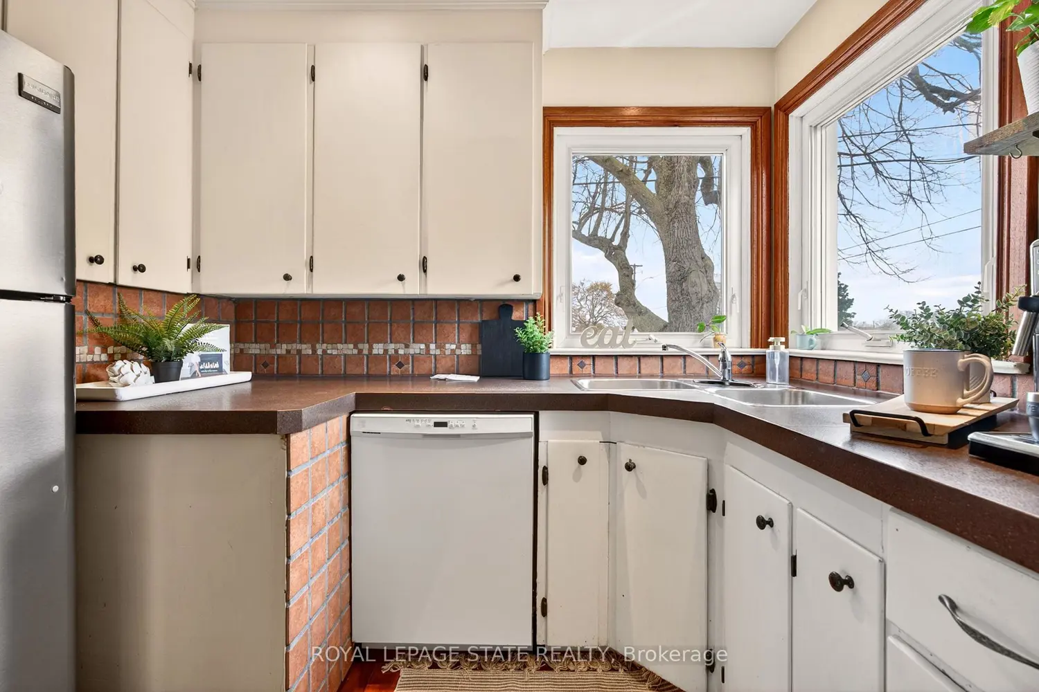 Additional image 10 of 380 East 37Th Street
