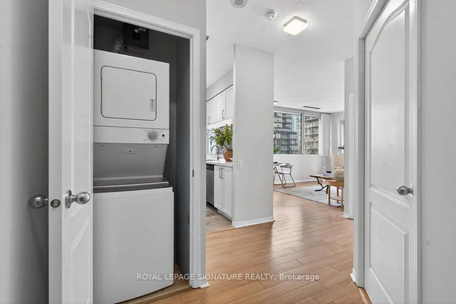 Additional image 10 of 555 Yonge Street 707