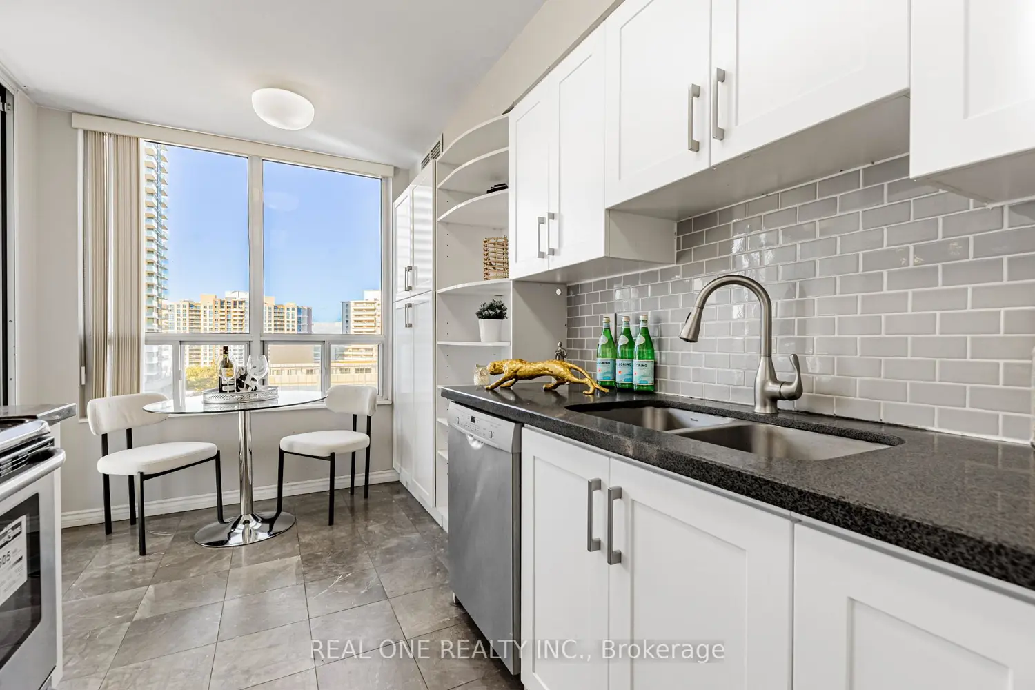Additional image 7 of 238 Doris Avenue 1503