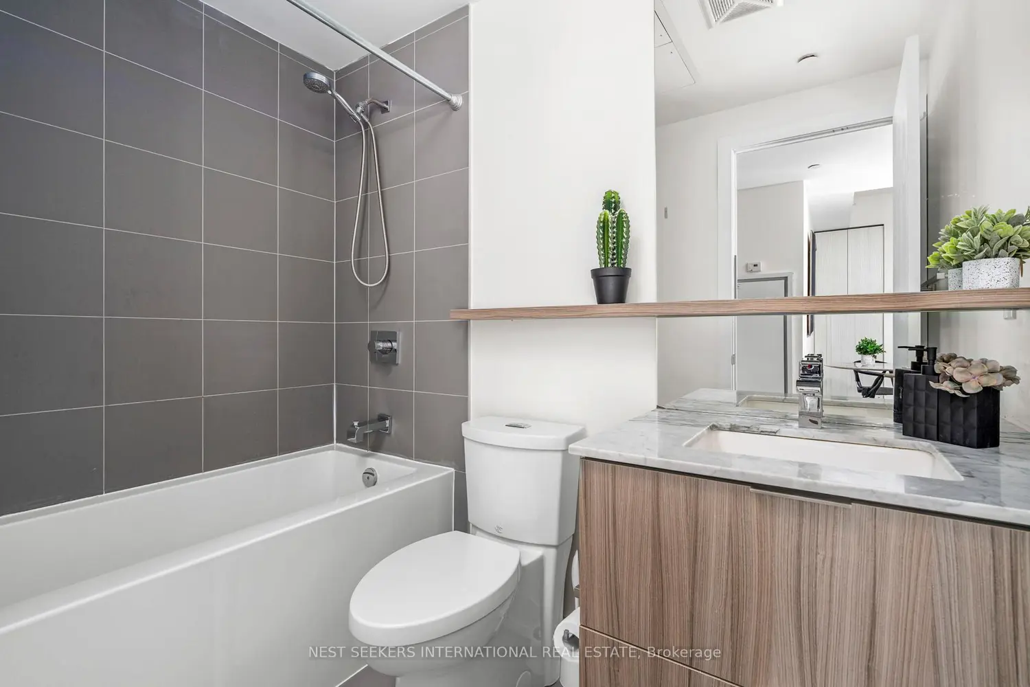 Additional image 7 of 6 Parkwood Avenue 303