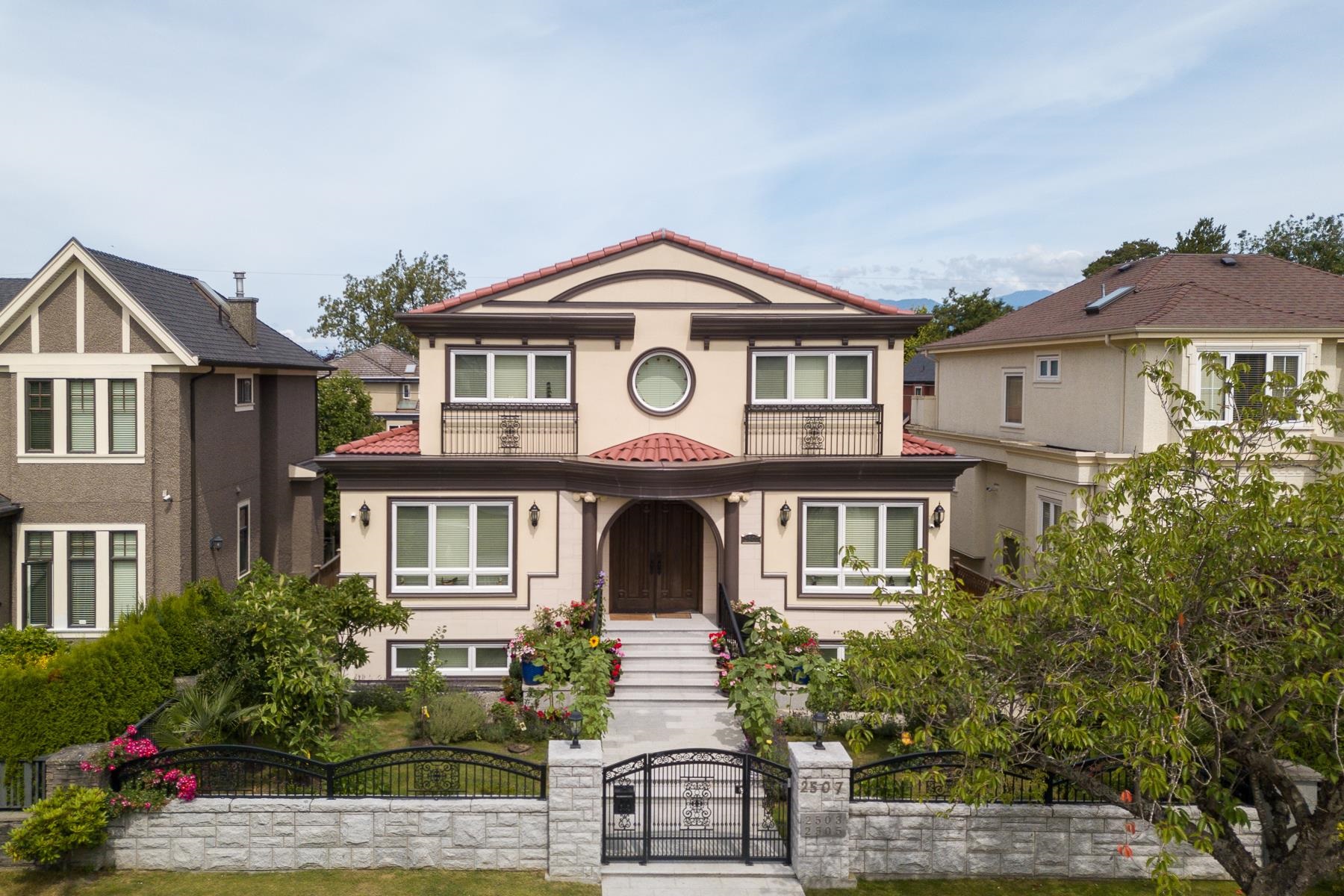 2507 King Edward Avenue W, Vancouver, BC, V6L 1T5