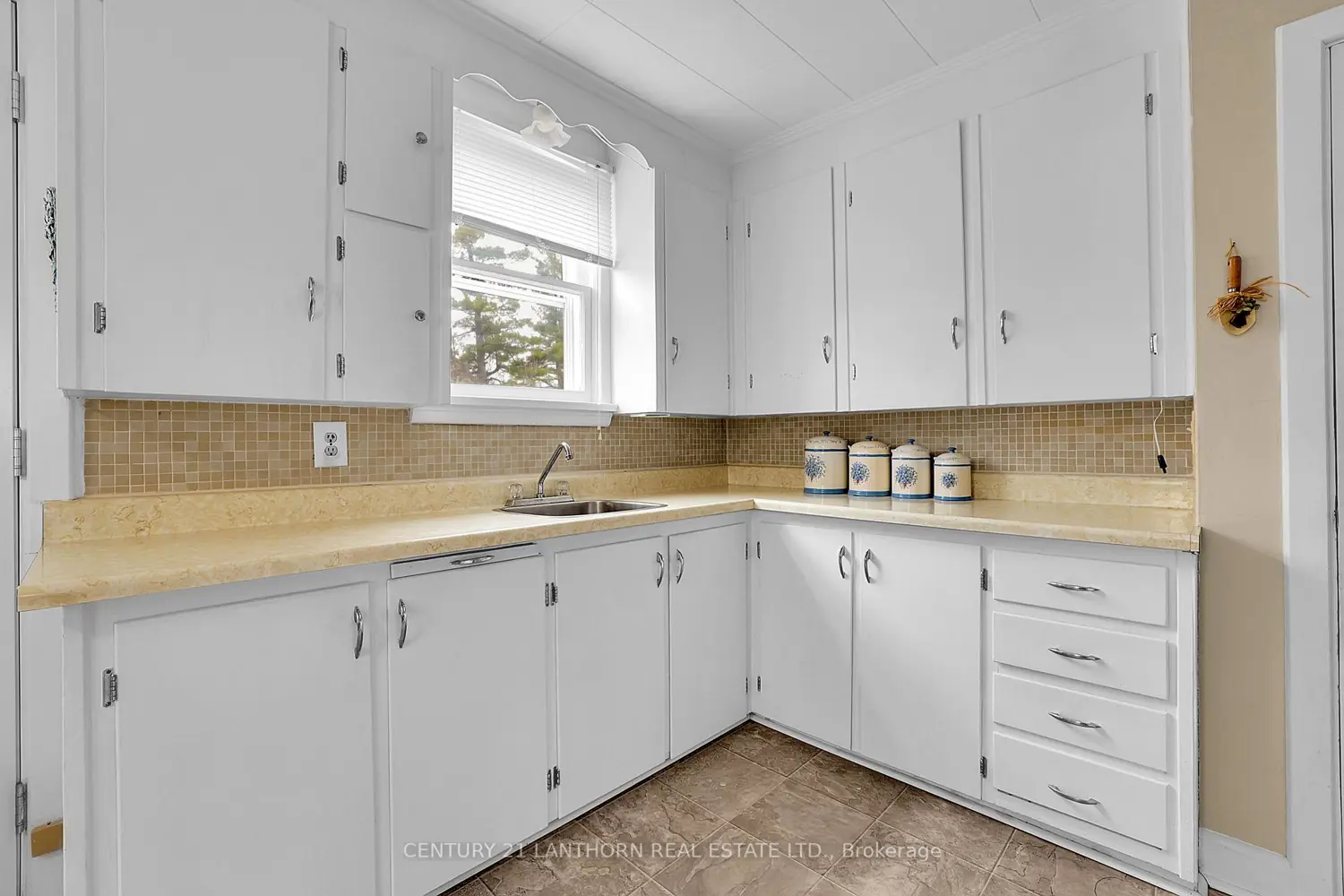 Additional image 3 of 229 St Lawrence Street